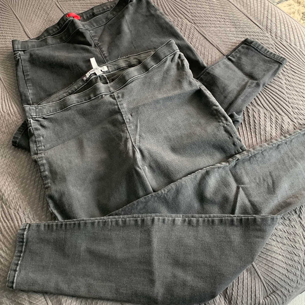 Jennifer Lopez jeggings size 10 to pair